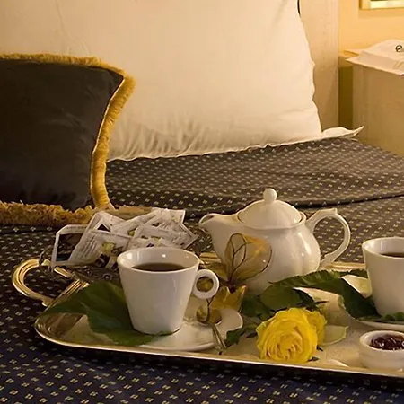 Relais Madonna Di Campagna Hotel 3*