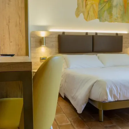 Hotel Relais Madonna Di Campagna 3*