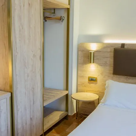 Relais Madonna Di Campagna Hotel