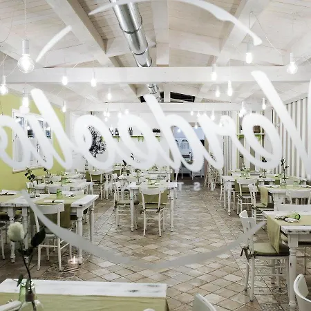 Hotel Relais Madonna Di Campagna 3*