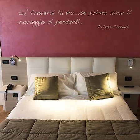 Relais Madonna Di Campagna 3*